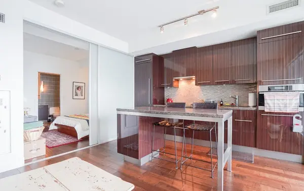 80 John ST #3704, Toronto C01, ON M5V 3X4