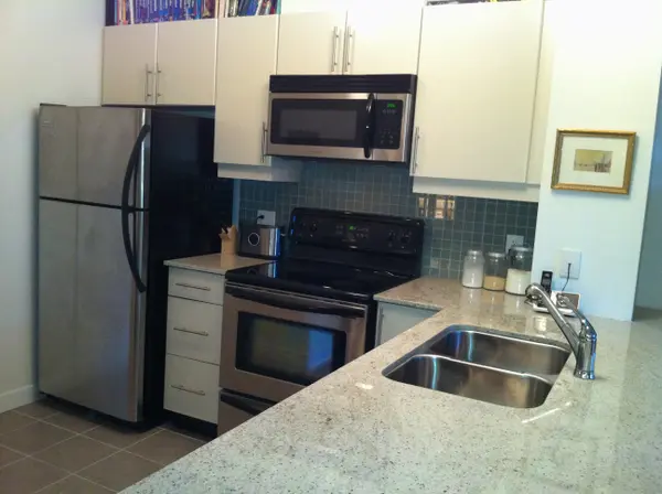 18 Harbour ST #301, Toronto C01, ON M5J 2Z6