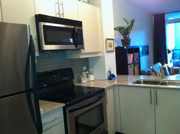 18 Harbour ST #301, Toronto C01, ON M5J 2Z6
