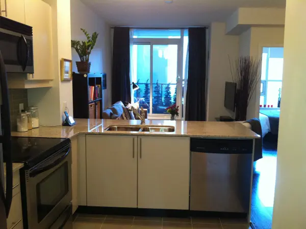 18 Harbour ST #301, Toronto C01, ON M5J 2Z6
