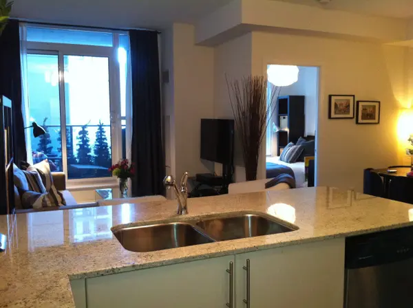 18 Harbour ST #301, Toronto C01, ON M5J 2Z6