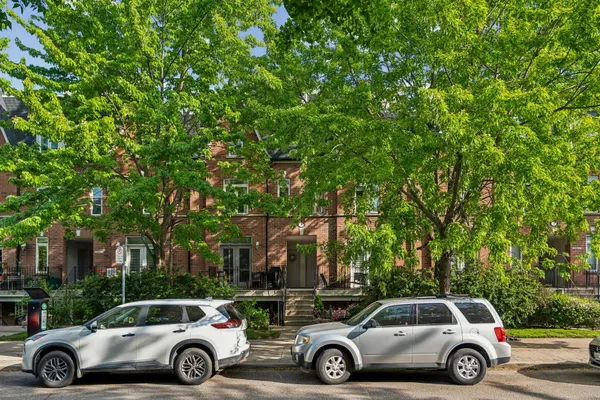 7 Shank ST #704, Toronto C01, ON M6J 3W9