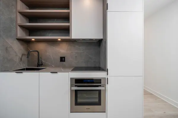 55 Charles ST E #3908, Toronto C08, ON M4Y 0J1