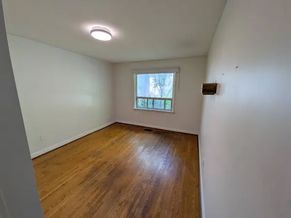 25 Linelle ST #Upstairs, Toronto C07, ON M2N 2J4