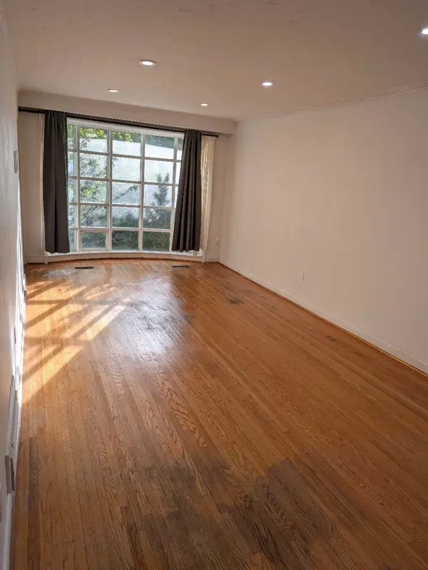 25 Linelle ST #Upstairs, Toronto C07, ON M2N 2J4