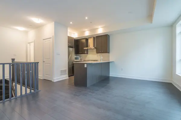 52 Holmes AVE W #5, Toronto C14, ON M2N 0J9