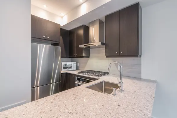 52 Holmes AVE W #5, Toronto C14, ON M2N 0J9