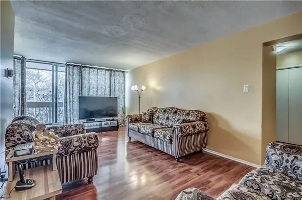 20 Sunrise AVE #308, Toronto C13, ON M4A 2R2