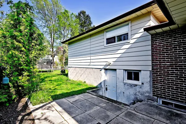 27 Marlena DR, Toronto E10, ON M1E 2Y9