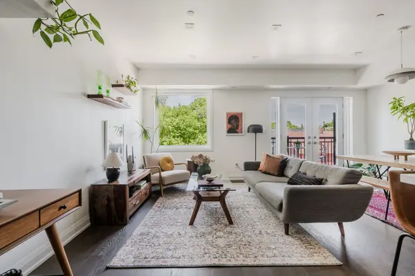 100 Coxwell AVE #15, Toronto E01, ON M4L 0B5