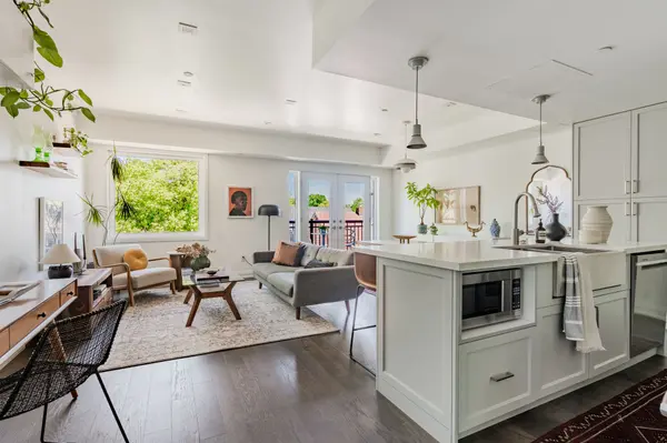 100 Coxwell AVE #15, Toronto E01, ON M4L 0B5
