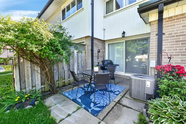 925 Bayly ST #36, Pickering, ON L1W 1L4