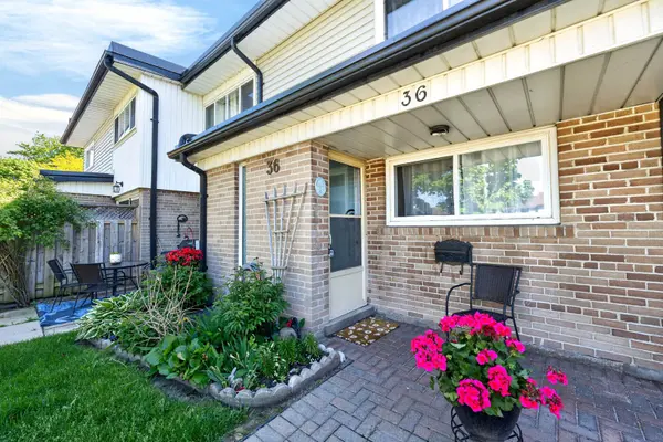 925 Bayly ST #36, Pickering, ON L1W 1L4