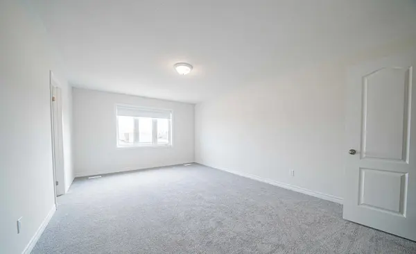 1111 Black Cherry DR, Oshawa, ON L1K 3G5