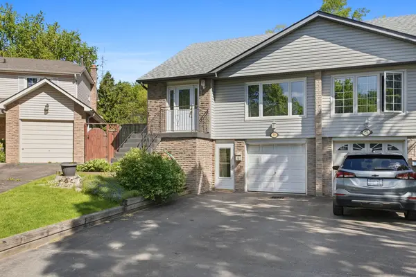 14 Beecroft CT, Whitby, ON L1P 1C7