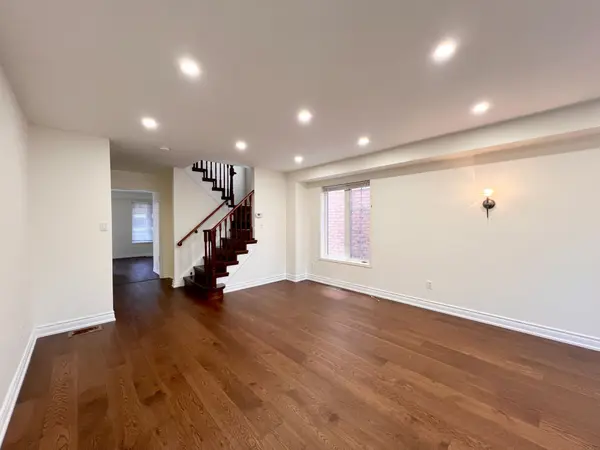 99 Tansley CRES, Ajax, ON L1Z 1Y4