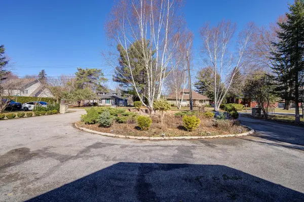 215 Willow DR, Georgina, ON L4P 2R9