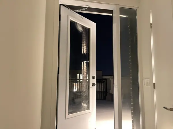 8 Walder LN #307, Richmond Hill, ON L4S 0P7