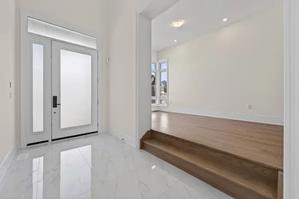 5 Garriock Hall AVE, King, ON L7B 1K5