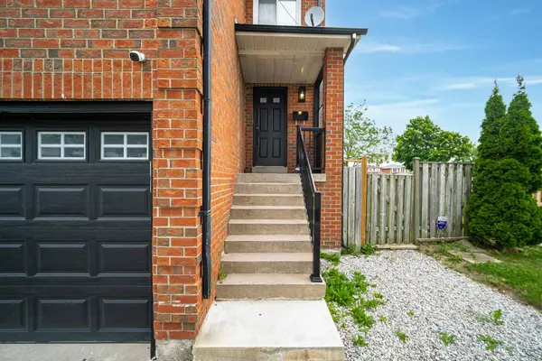 3 New Seabury DR, Vaughan, ON L4K 2B7