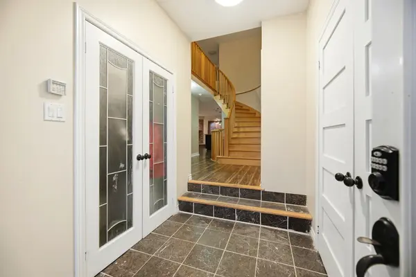 514 Grove ST E, Barrie, ON L4M 5Z2