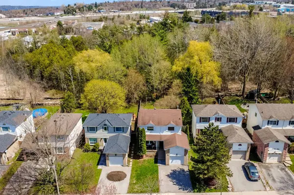 55 Moon DR, Barrie, ON L4N 7G8