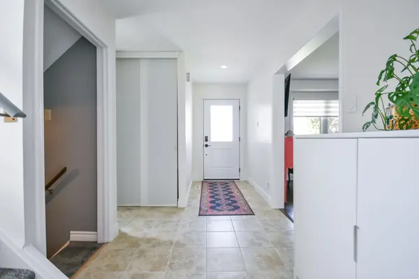 55 Moon DR, Barrie, ON L4N 7G8