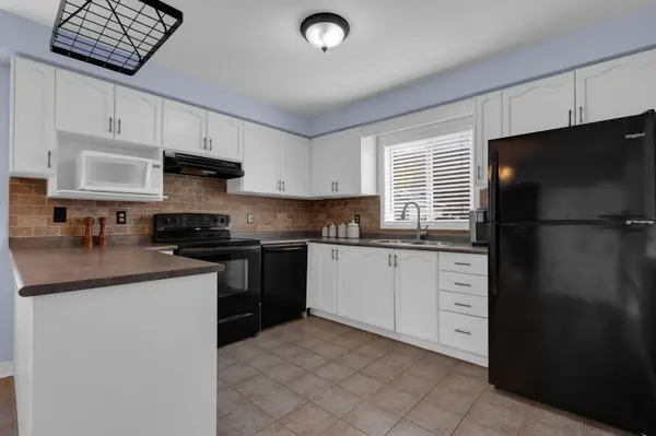 101 Downing CRES, Barrie, ON L4N 8V5