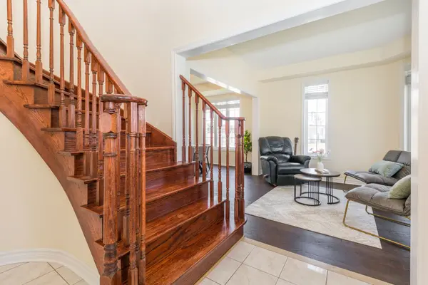1 Griffin Gate, Barrie, ON L4M 7G4