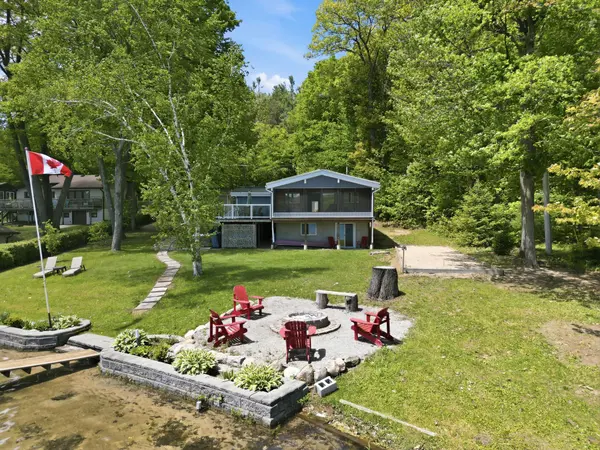 23 Timcourt DR, Tiny, ON L9M 0B9