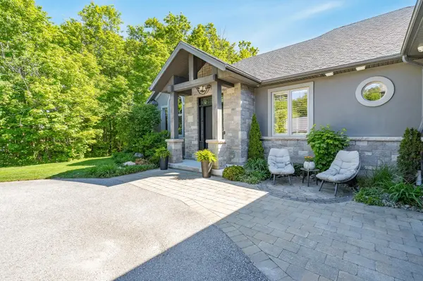 142 Mennill DR, Springwater, ON L9X 0J2
