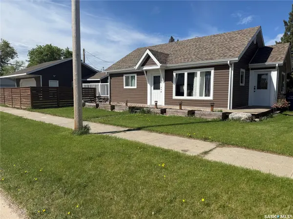 300 8th AVENUE W, Nipawin, SK S0E 1E0