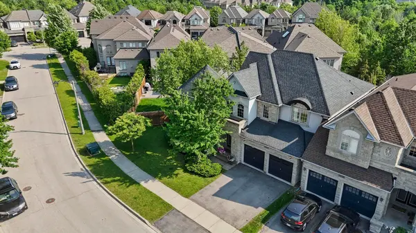 2454 Springforest DR, Oakville, ON L6M 0A1