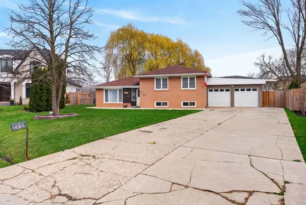 1332 Stanbury RD, Oakville, ON L6L 2J4
