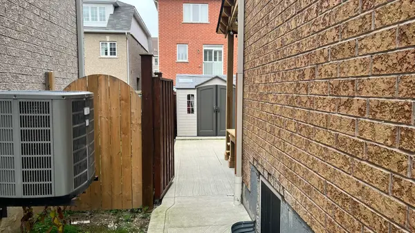 60 Nahani WAY #Basement, Mississauga, ON L4Z 4J8