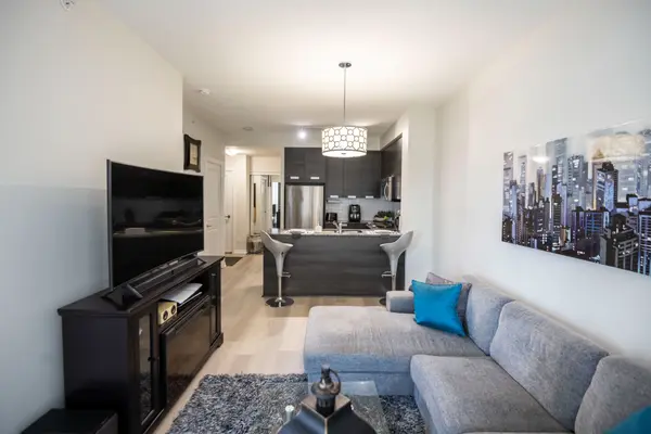 75 Eglinton AVE W #1601, Mississauga, ON L5R 0E5