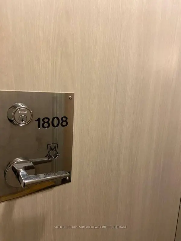 325 WEBB DR #1808, Mississauga, ON L5B 3Z9