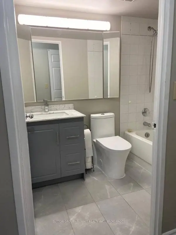 325 WEBB DR #1808, Mississauga, ON L5B 3Z9