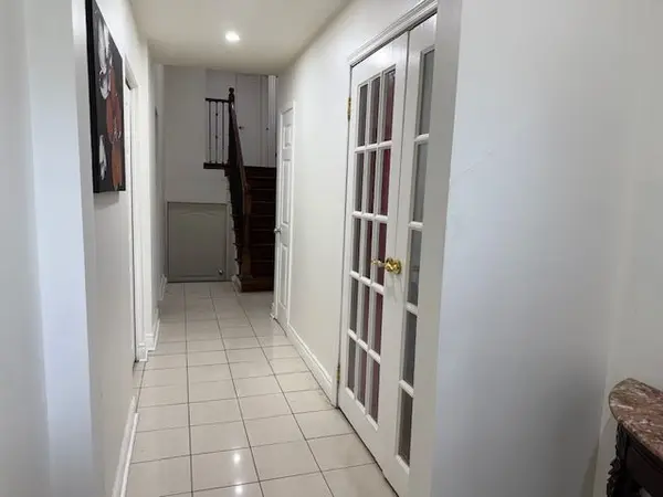 2783 Kingsberry Upper Level CRES, Mississauga, ON L5B 2K6