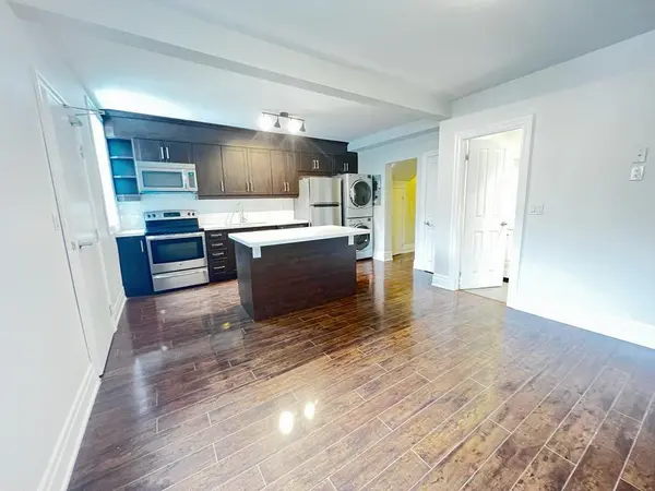 3 Roblocke AVE #Main, Toronto W02, ON M6G 3R6