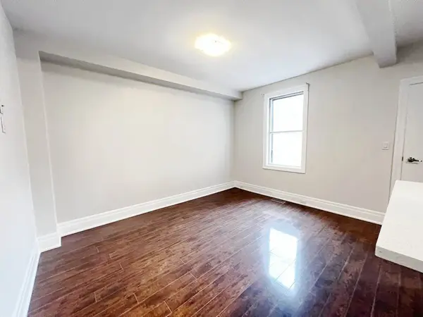 3 Roblocke AVE #Main, Toronto W02, ON M6G 3R6