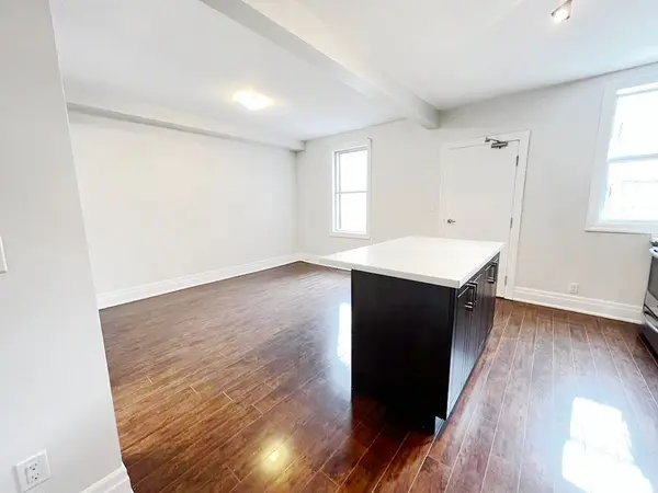 3 Roblocke AVE #Main, Toronto W02, ON M6G 3R6