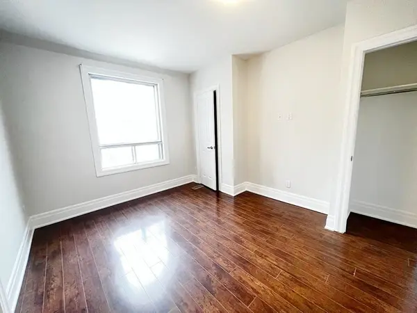 3 Roblocke AVE #Main, Toronto W02, ON M6G 3R6