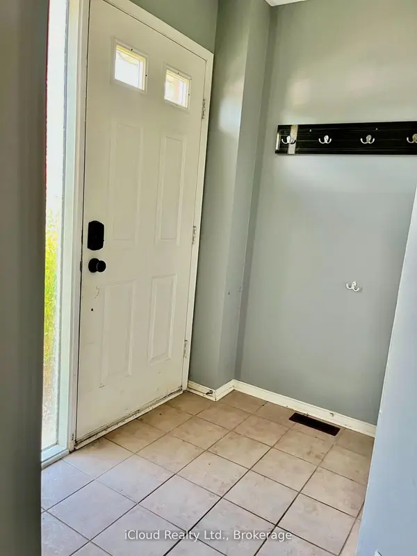 40 Glenashton DR, Oakville, ON L6H 6G2