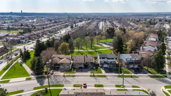 88 English ST, Brampton, ON L6X 2P6