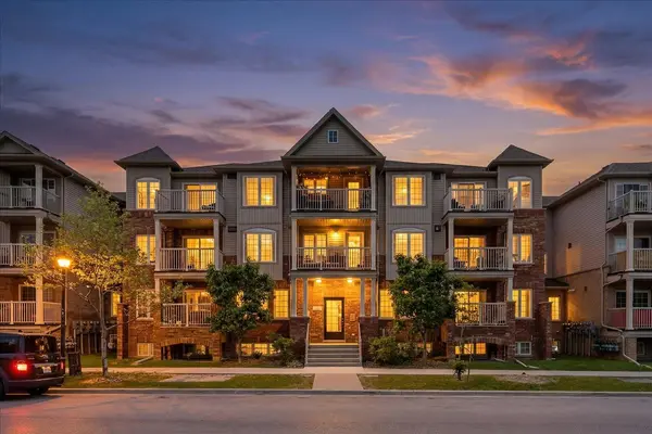 141 Isaac Devins BLVD #8, Toronto W05, ON M9M 0C4