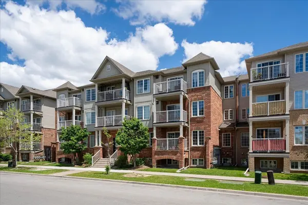141 Isaac Devins BLVD #8, Toronto W05, ON M9M 0C4