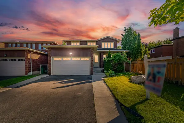 26 Sunforest DR, Brampton, ON L6Z 2Z1