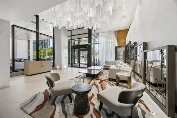 25 Cordova AVE #904, Toronto W08, ON M9A 0E5