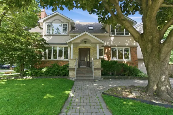 53 Monkton AVE, Toronto W07, ON M8Z 4N4